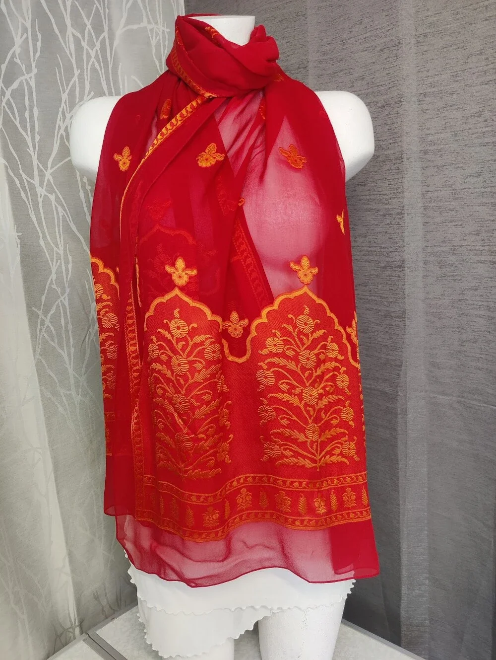 The Metropolitan Museum of Art Silk Blend Scarf Wrap Red Gold Orange 24x80